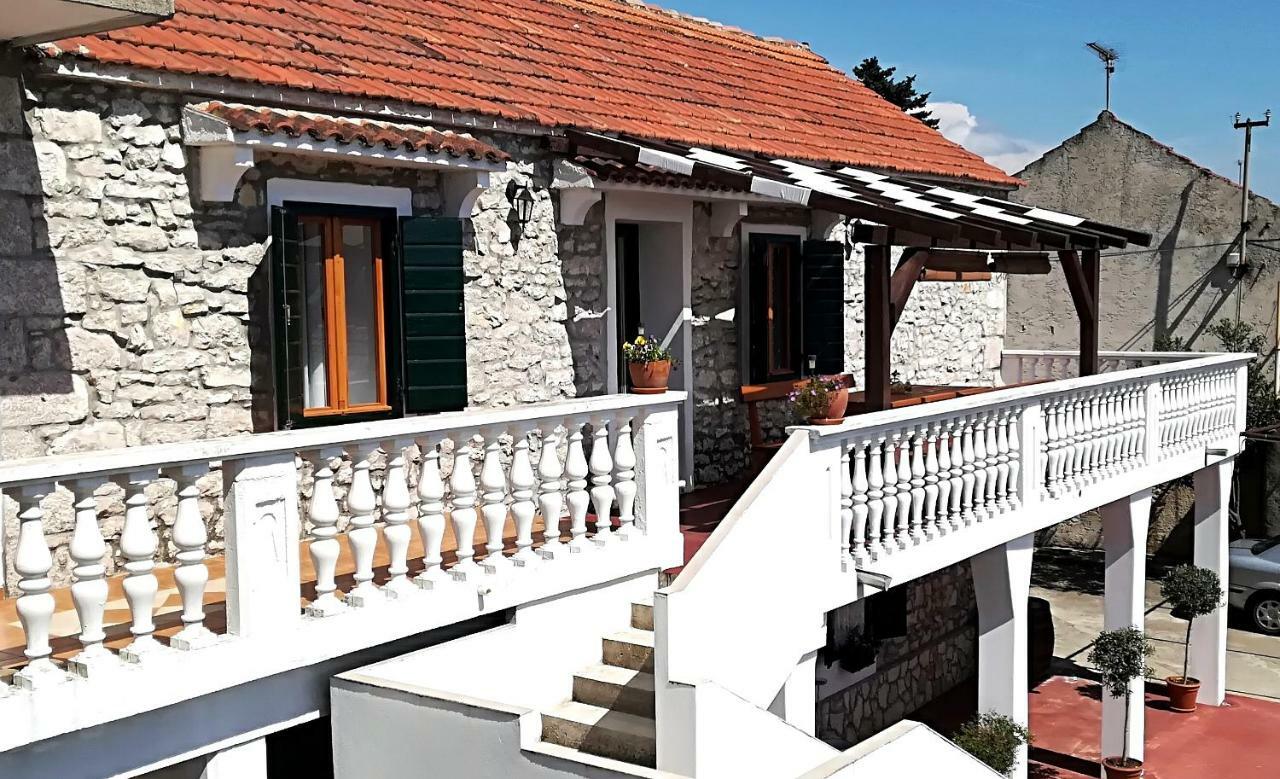 Apartments Dalmatian Stone House Turanj Exteriör bild